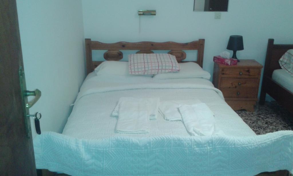 Manoleas Rooms To Let Leonídion Quarto foto